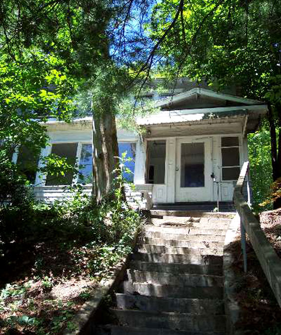 134 Chestnut St.